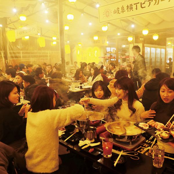 It has a retractable roof so you won't be affected by the weather. With 300 seats, it can be used for a variety of occasions.