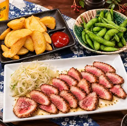 【晚上9点后供应】鸡肉鸡蛋派对套餐:3道菜+无限畅饮,2500日元(含税)