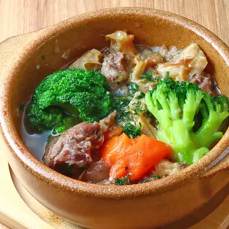 牛もつの塩白ワイン煮込み