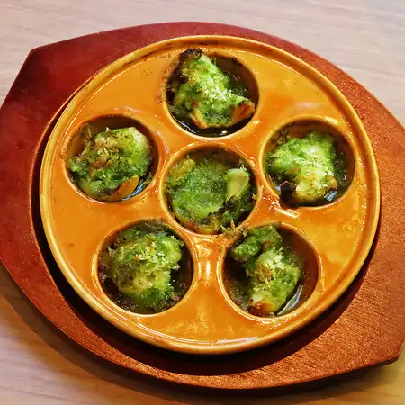 つぶ貝のブルゴーニュ風