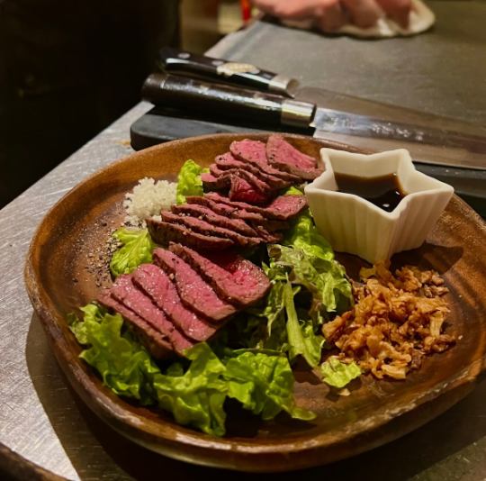 <A dish you can't miss> Our specialty roast venison ★ A huge portion for just 2,080 yen!