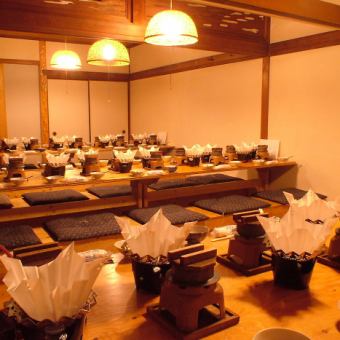 The spacious 2nd floor can accommodate up to 65 people! You can stretch out and relax, so you can relax and enjoy meals and conversations ♪ A large number of banquets such as company banquets, reunions, and social gatherings Please take advantage of it!