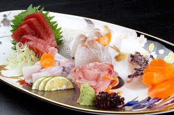 Assorted deluxe sashimi