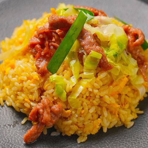 牛肉レタスチャーハン