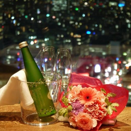 从东京丸楼36楼欣赏夜景。在特殊的日子里……★