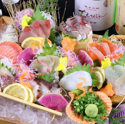 Assorted eight kinds of Hachio specialty sashimi