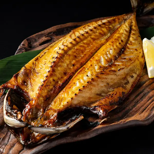 【海山風味】品嚐以海鮮、糸島肉類和九州蔬菜為特色的爐端燒(篝火烹飪)。