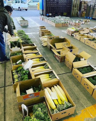 農家さん・市場で仕入れる地元の新鮮野菜を使用