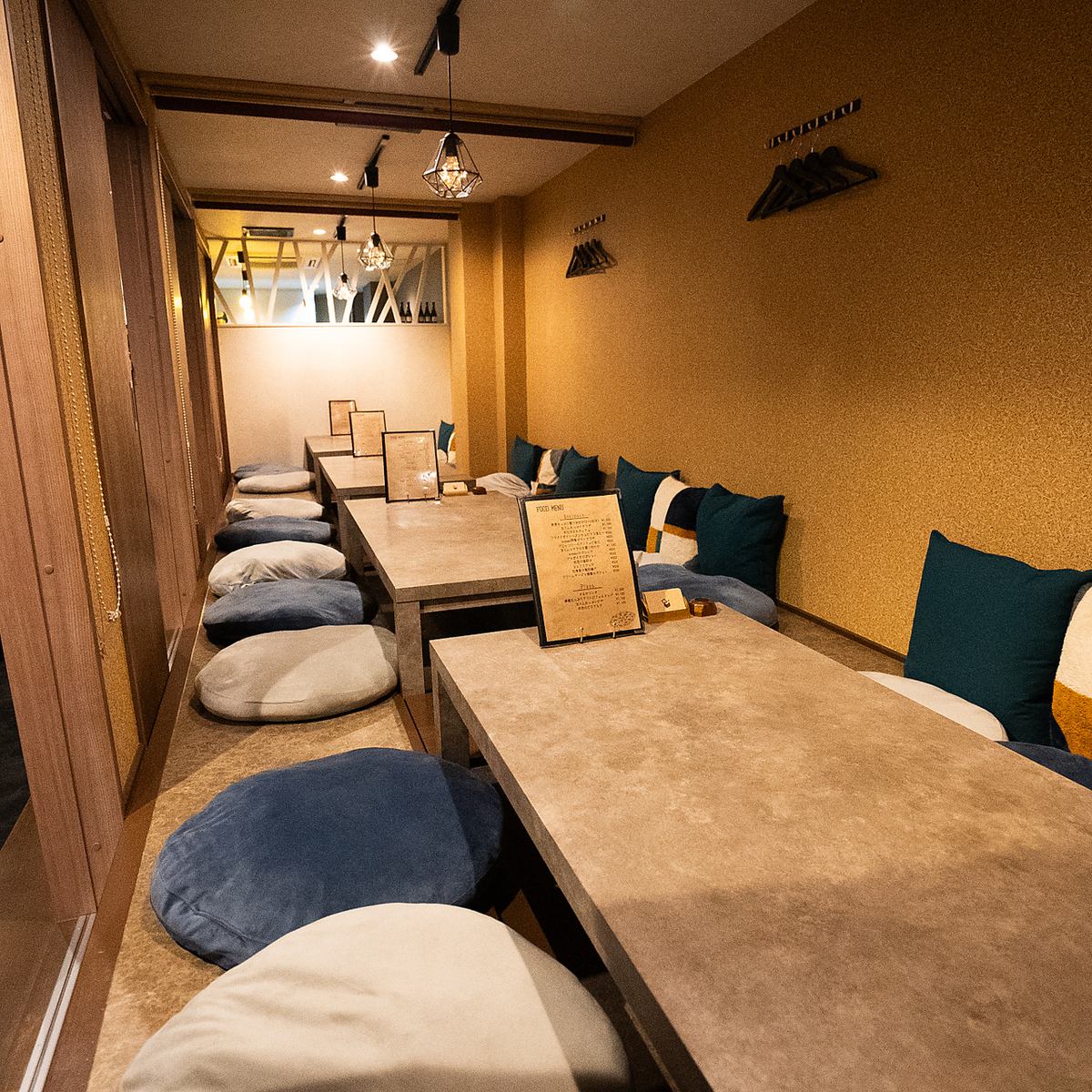 Tatami room x Western style! Relaxing atmosphere like at home ☆ Private room for up to 27 people
