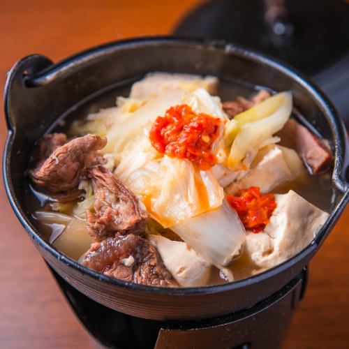 しっかりと煮込んだ柔らかい牛すじ