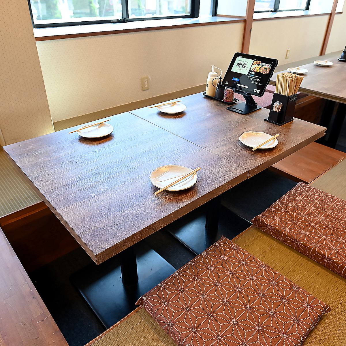 掘りごたつのお席はゆったりとくつろげるお席になっております◎