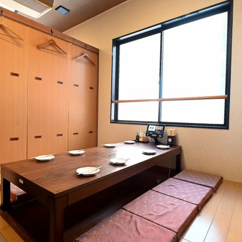 <p>JR鹿児島本線 竹下駅徒歩8分にございます!わいわいと賑やかな雰囲気で、会社宴会やサークルの打ち上げ、女子会など、様々な集まりにぴったりです!仲間と美味しい料理とお酒を囲んで、時間を忘れて盛り上がりたいときに、ぜひ気軽にお越しください。</p>