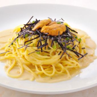 Raw sea urchin cream pasta