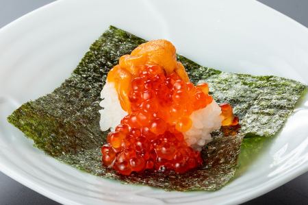 Spilled sea urchin and salmon roe wrap