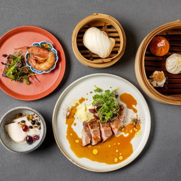 週末【Lunch Special Course】乾杯酒付 5種小籠包にメインのお肉まで付いた贅沢コース