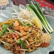 Thai rice noodle fried noodles "Pad Thai / Passy You"