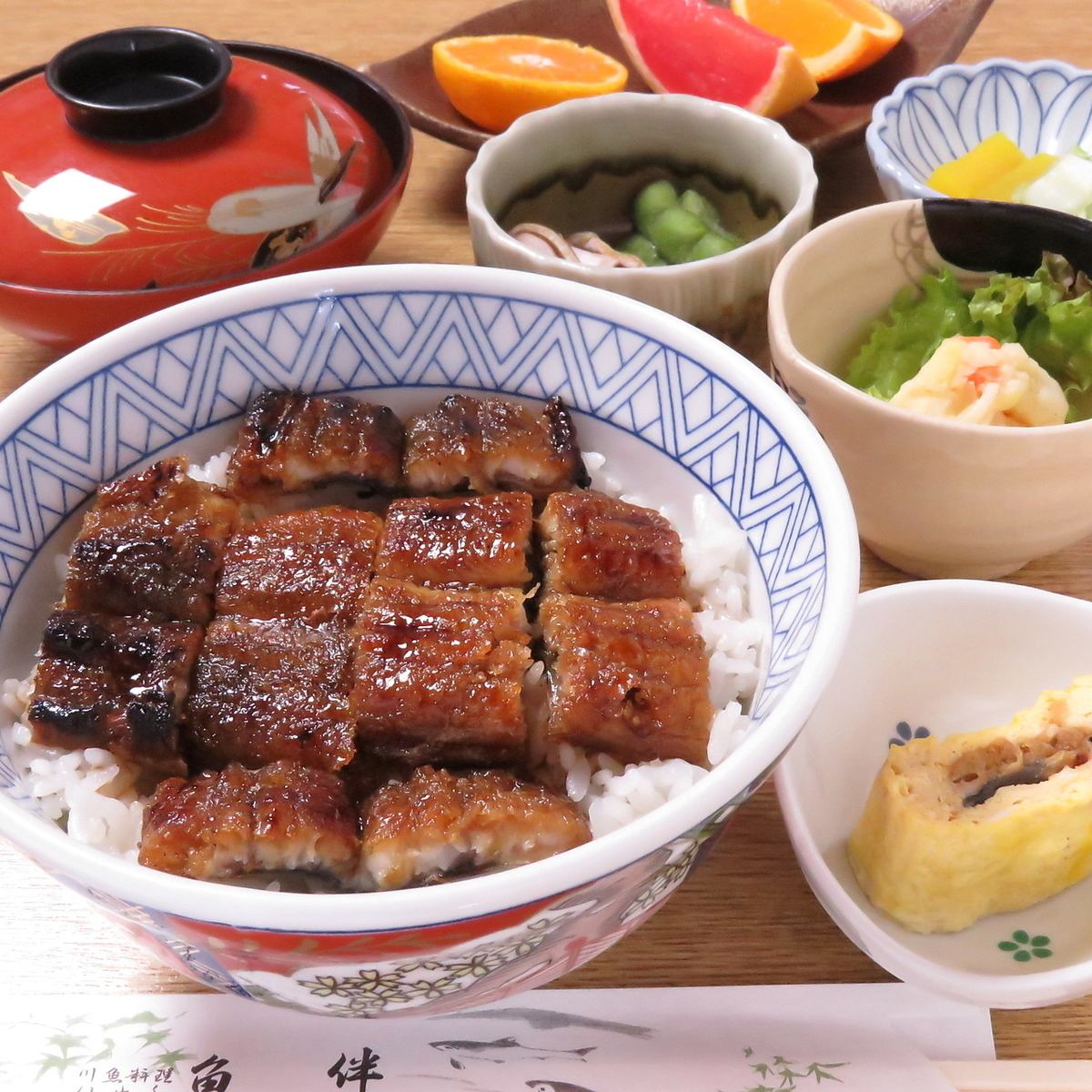 You can do your best in the afternoon with a luxurious lunch! Have lunch at a long-established eel restaurant