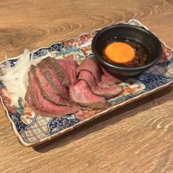 低温調理ローストビーフ 黄身いくらソース