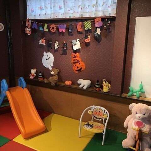 小さなお子様連れのお客様も安心のキッズスペースを完備しておりますのでママ会やご家族でのご利用におすすめ◎お子様も退屈せずに過ごせるよう配慮しておりますので、ご両親もゆっくりとお食事を楽しんでいただけます。ベビーカーでの入店も可能♪アットホームな店内で、本格的な韓国料理を心ゆくまでご堪能ください!