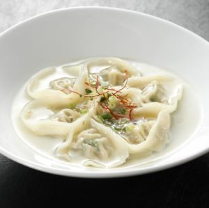 韓国水餃子(ムルマンドゥ)/ピリ辛スンドゥブ水餃子(1辛)