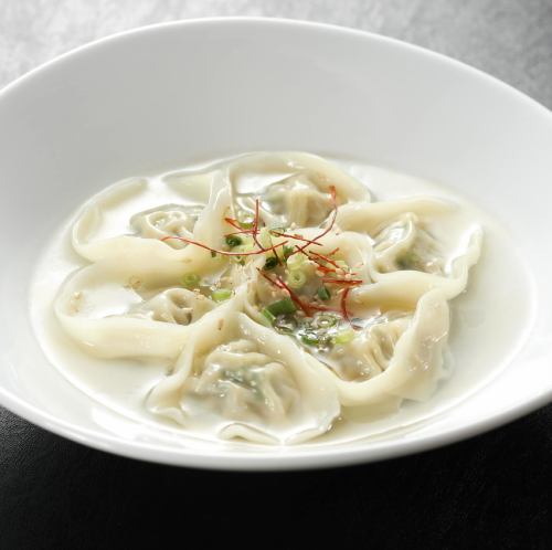 韓国水餃子(ムルマンドゥ)/ピリ辛スンドゥブ水餃子(1辛)