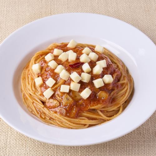 Tomato, garlic and mozzarella
