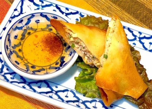 Thai-style fried spring rolls with snow crab