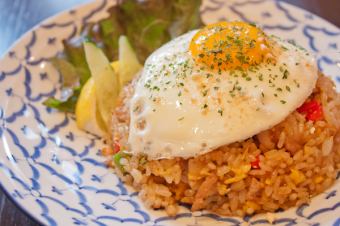 Simple delicious spicy rice Lao fried rice khao pad