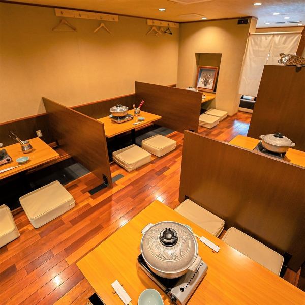 [Horigotatsu 席位 4 人] 可以在开放空间享用美食的餐桌席位。将座位拼在一起最多可容纳 20 人。非常适合举办欢迎会和欢送会、年终派对等。
