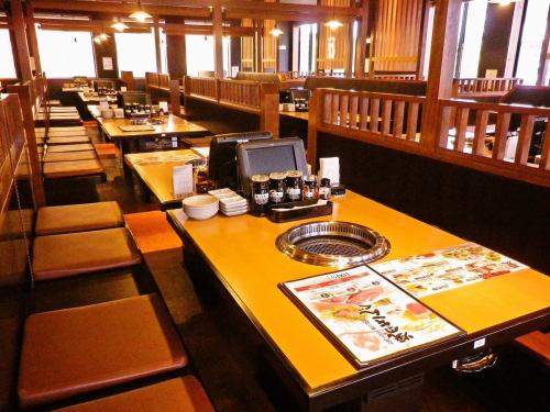 <p>The spacious interior with 116 seats is bright and open.Surround the table and enjoy being happy.Recommended store for families.</p>