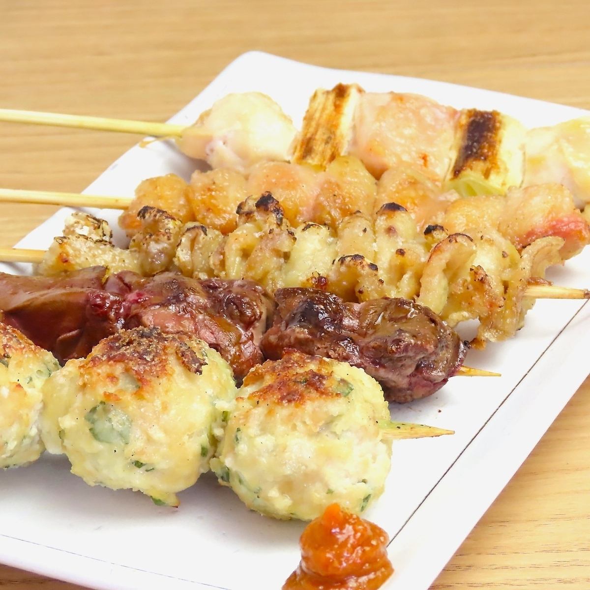 20種類以上の豊富な串焼き！備長炭で焼き上げる自慢の逸品です。