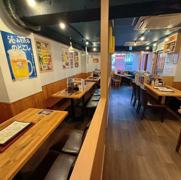 フロア貸切OK！大人数でのご宴会や会社の集まり、歓送迎会、打ち上げ、各種パーティーなどにも対応可能です。広々とした空間で、周りを気にせず思いっきり楽しめるのが魅力！人数やご利用シーンに合わせて柔軟にレイアウト調整も可能です。貸切ならではの一体感ある時間をお過ごしください！