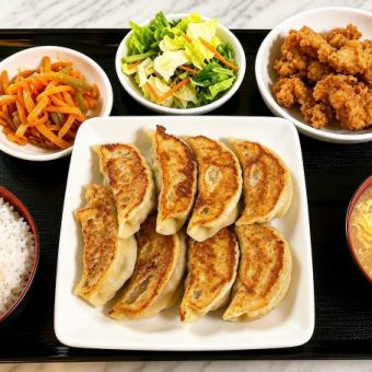 【ランチ】餃子定食のご予約★ソフトドリンク1杯無料！