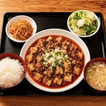 【ランチ】麻婆豆腐定食のご予約★ソフトドリンク1杯無料！