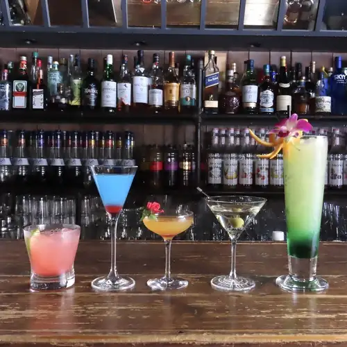 A place where you can easily go even alone ♪ Enjoy cocktails made by the bartender...