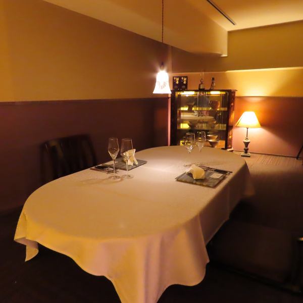 We also have private rooms that can accommodate up to four people! Why not use them for a special occasion?*If you use a private room, a usage fee of 2,500 yen will be charged.