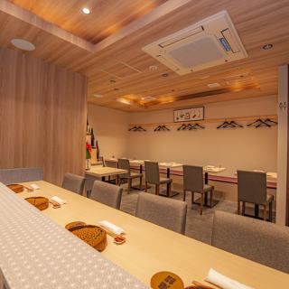 最小12名から最大19名まで貸切利用が可能となっています。ご予約の際はお電話でご利用日の3日前までにお問い合わせをお願い致します。