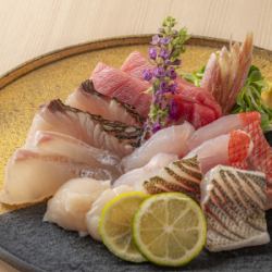 Sashimi platter (1 serving)
