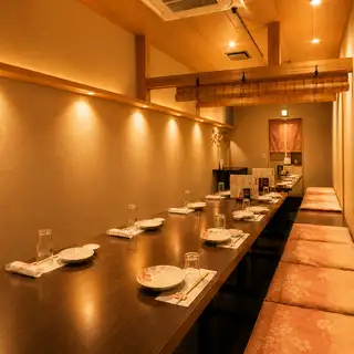 .和モダンな居酒屋で大人の雰囲気を味わう♪大切な方の誕生日やお祝い、記念日などにもご利用ください♪ヘルシーな鍋料理と創作料理が自慢の『雅-MIYABI-』でごゆっくりお過ごしください。
