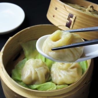 【平日限定】3時間飲み放題付き◆麻婆豆腐◆小籠包など人気メニュー8品を堪能できるコース4400円