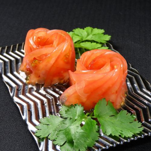 꽃 장식 토마토