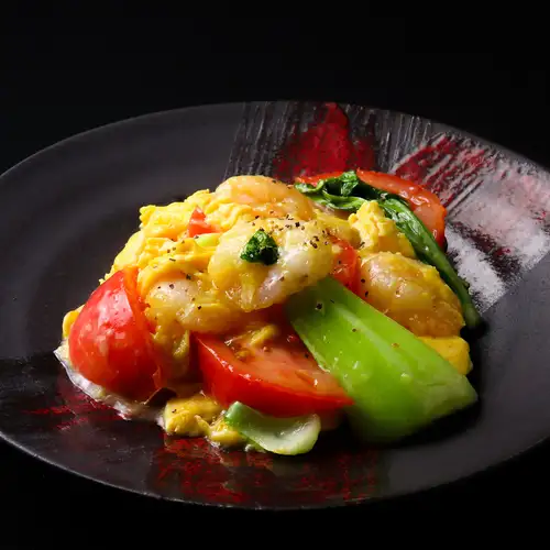 Stir-fried shrimp and tomatoes with eggs