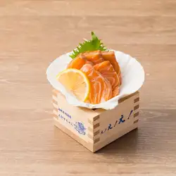 Salmon/Tuna/Seared Bonito with plenty of condiments
