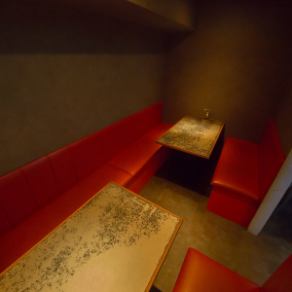 Stylish designer private rooms perfect for dates, girls' nights, birthdays, and banquets. Conveniently located right next to Umeda Station. Limited seating available, so make your reservation early! [Umeda #KoreanFood #PrivateRoom #Lunch #Birthday #Meat #AllYouCanEatAndDrink #Samgyeopsal #MeatSushi #YukhoeSushi #HotPot #Motsunabe #Yakiniku #Cheese #]