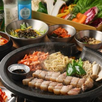 【予約殺到中】和牛ユッケや海老の醤油漬けなどの絶品料理付プレミアム食べ放題２時間