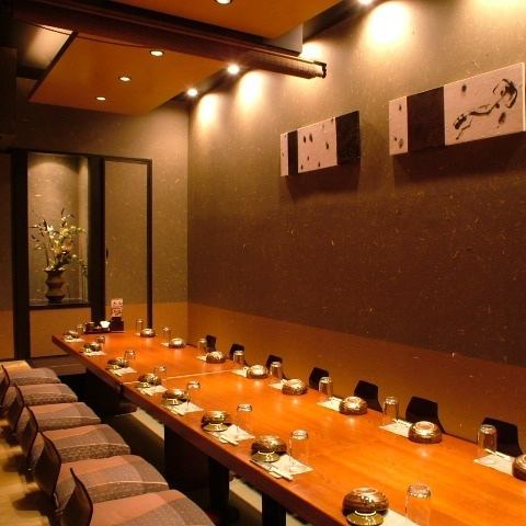 A 2-minute walk from Sendai Station! A famous izakaya restaurant on the east exit.This banquet hall is very conveniently located near the station.Fully private rooms can accommodate 2 to 6 or 8 people.We have seating to suit any banquet.Our private rooms for two are perfect for dates, birthdays, anniversaries, and more. Perfect for a quick after-work drink, girls' night out, business entertainment, welcome parties, and more. We also offer a variety of courses with all-you-can-drink options.