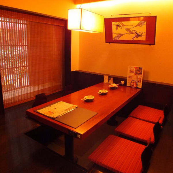 We have private rooms available for 4 to 8 people! We also have private rooms with sunken kotatsu tables where you can stretch your legs out in comfort. We are also proud of our Japanese cuisine, including seafood such as fish and shellfish, robatayaki grilled over binchotan charcoal, assorted skewers, tempura platters, our signature soba noodles, hot pots, and sushi! We also offer takeout orders.We also have local sake that goes well with rice.