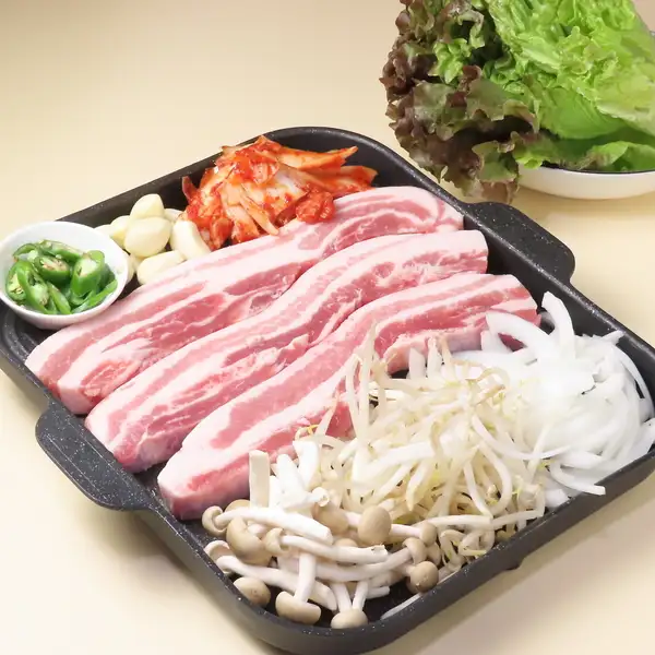 新大久保よりお得!?香ばしくジューシーに焼き上げる当店の看板メニュー絶品【サムギョプサル】