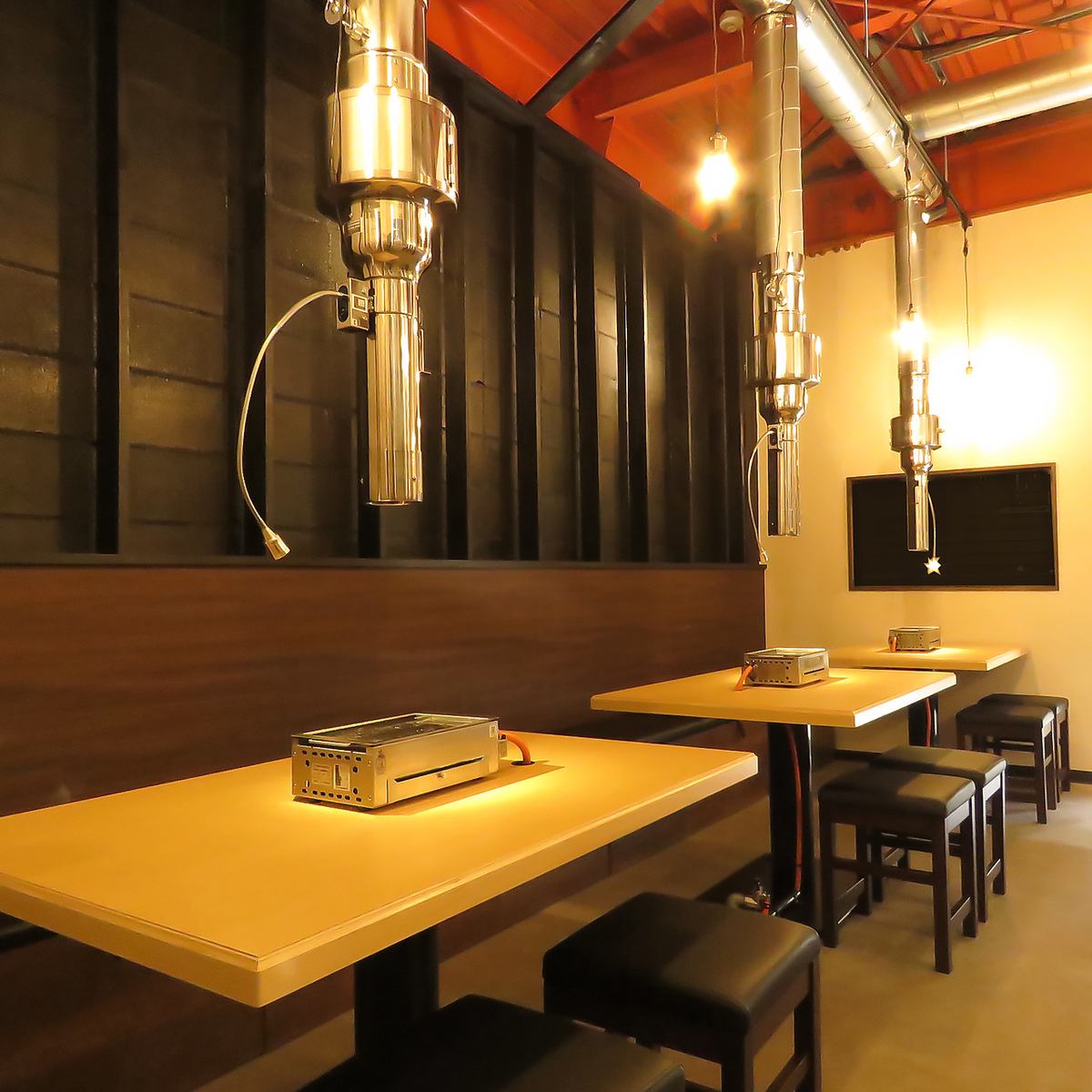 ご家族でのお食事にも最適な広々としたテーブル席がございます◎