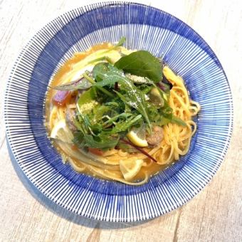 Garlic lemon pasta with raw sausage and baby leaves with herbs Rinjiro set 1850 yen → 1750 yen